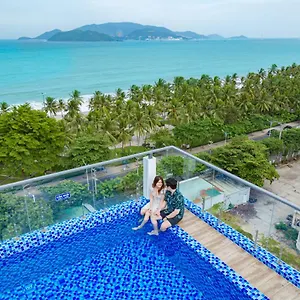 Azura Gold & Hotell